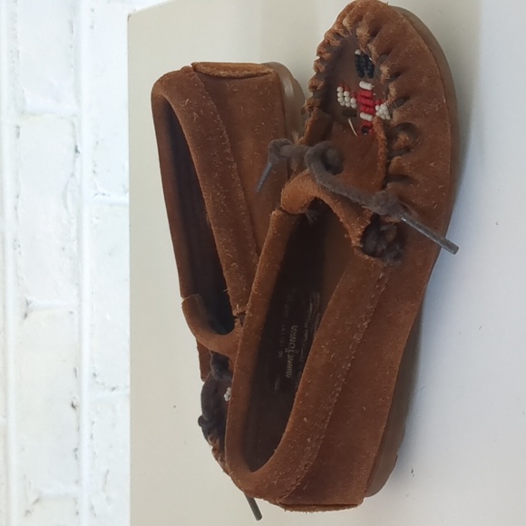 Minnetonka beaded thunderbird slip on Moccasin - Picture 11 of 11